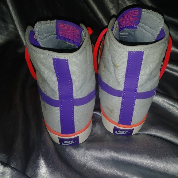 Nike - Picture 4 of 4